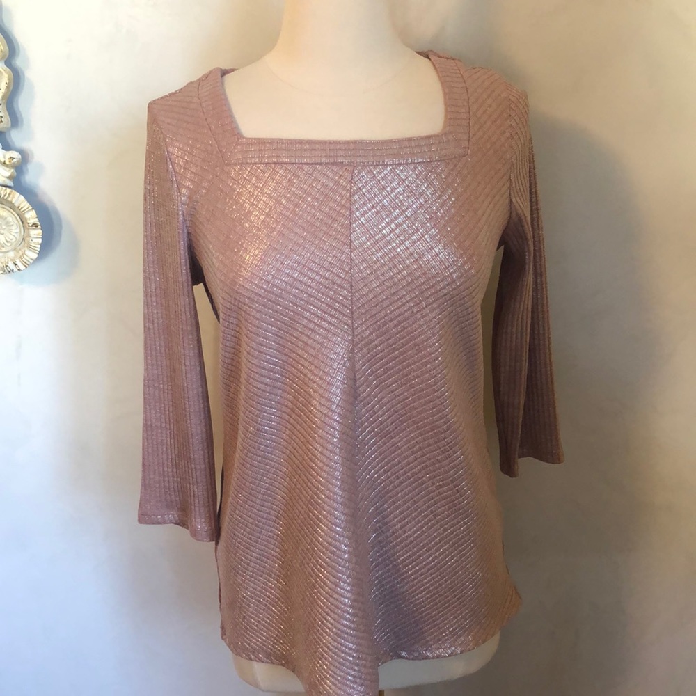 JM Collection light Pink shinny top with v-neck and  3/4 sleeves Size Medium